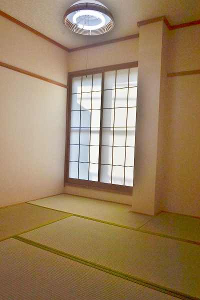 メゾンＴ・Ｋ 障子付の風情ある和室。ゆっくりなごめる一部屋です。