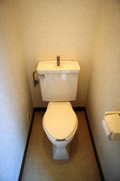 浜吉荘 きれいなトイレです。