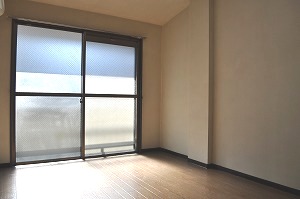 グランドマンション 南向きのお部屋です。