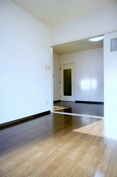 ベル西葛西 洋室もバルコニーに面していて、とても明るいです