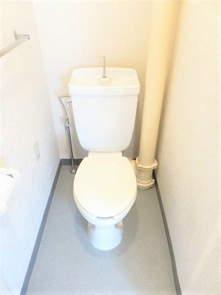 レジデンスオーク 広々きれいなトイレですね
