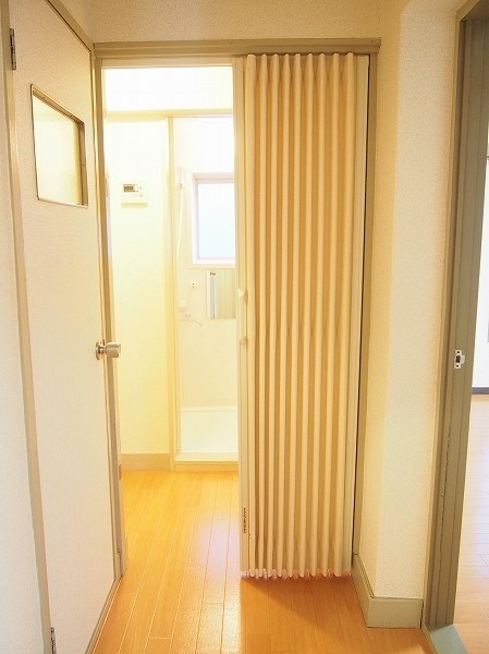コーポ・ウツボエ 脱衣所もあります。洗濯機置き場も近いので、お湯も再利用出来ます。