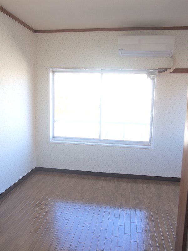 ビビットハイツ 角部屋で風通し、日当たり良好です。