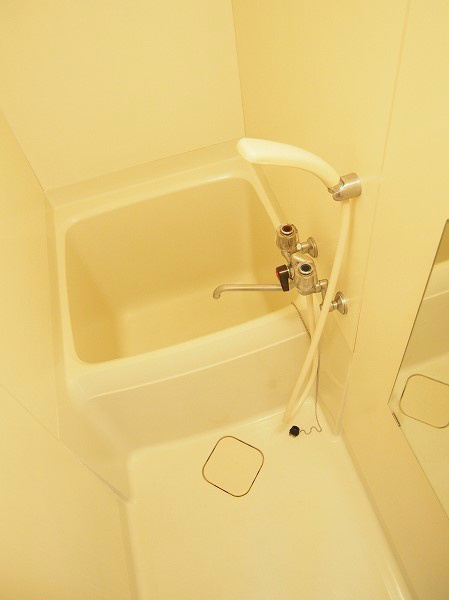 ビビットハイツ 水回り綺麗です。一日の疲れは湯船にゆっくりつかって。